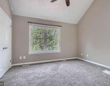 2332 Darby Court - Photo Thumbnail 8