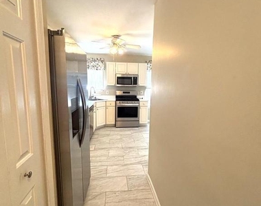 300 Tall Pines Court - Photo Thumbnail 11