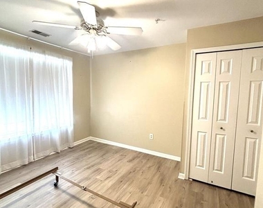 300 Tall Pines Court - Photo Thumbnail 9