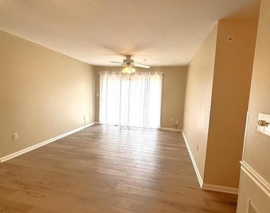 300 Tall Pines Court - Photo Thumbnail 5