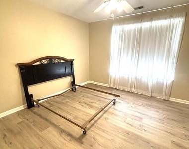 300 Tall Pines Court - Photo Thumbnail 8