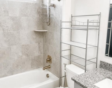 4174 Charles Dickens Dr - Photo Thumbnail 4