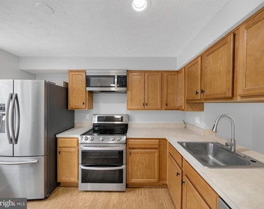 7648 Fairbanks Court - Photo Thumbnail 5