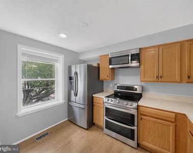 7648 Fairbanks Court - Photo Thumbnail 6