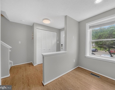 7648 Fairbanks Court - Photo Thumbnail 9