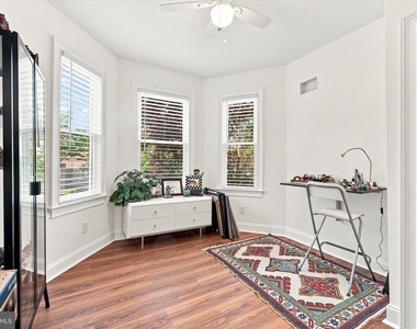 705 W 19th Street - Photo Thumbnail 9