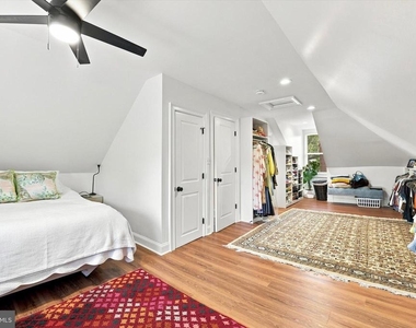 705 W 19th Street - Photo Thumbnail 23