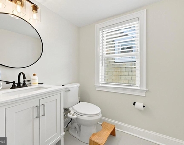705 W 19th Street - Photo Thumbnail 21