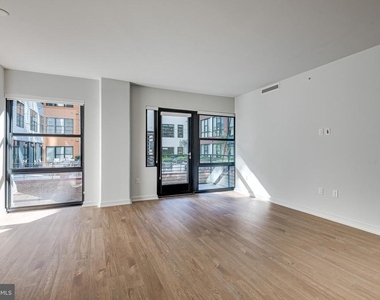1625 Eckington Place Ne - Photo Thumbnail 10