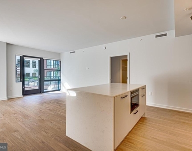1625 Eckington Place Ne - Photo Thumbnail 5