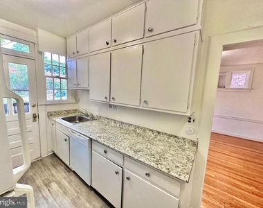 4422 Greenwich Parkway Nw - Photo Thumbnail 15