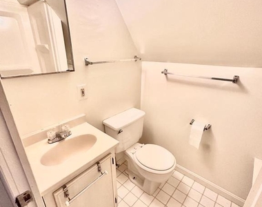 4422 Greenwich Parkway Nw - Photo Thumbnail 38