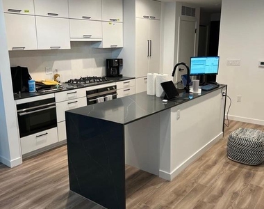 1500 Harry Thomas Way Ne - Photo Thumbnail 1