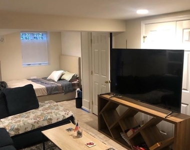 1817 Belmont Road Nw - Photo Thumbnail 5