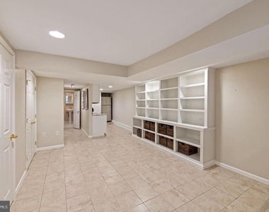 1817 Belmont Road Nw - Photo Thumbnail 1