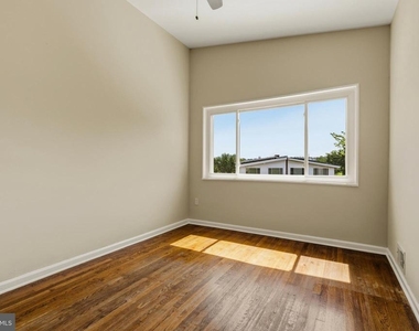 5036 Eastern Avenue Ne - Photo Thumbnail 11