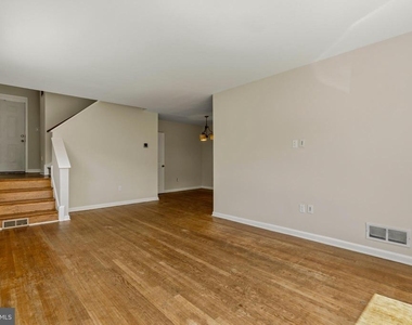 5036 Eastern Avenue Ne - Photo Thumbnail 5