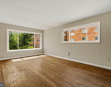 5036 Eastern Avenue Ne - Photo Thumbnail 4