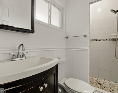 5036 Eastern Avenue Ne - Photo Thumbnail 3