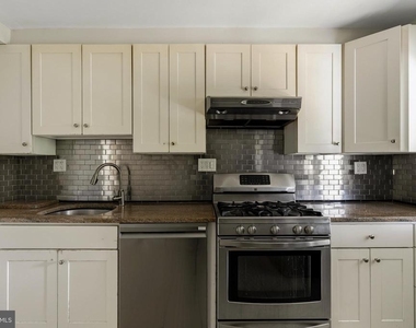 5036 Eastern Avenue Ne - Photo Thumbnail 7