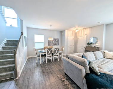 5723 Kalamata Drive - Photo Thumbnail 6