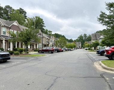 1008 Midtowne Way - Photo Thumbnail 20