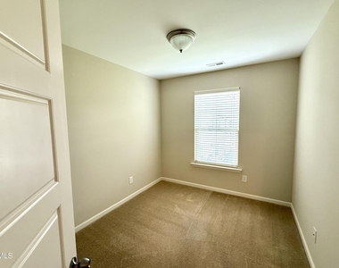 1008 Midtowne Way - Photo Thumbnail 17