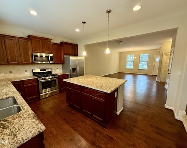 1008 Midtowne Way - Photo Thumbnail 3