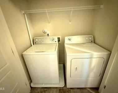 1008 Midtowne Way - Photo Thumbnail 14