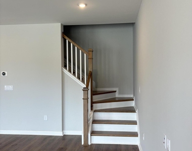 152 Highpointe Drive - Photo Thumbnail 5