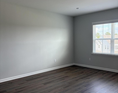 152 Highpointe Drive - Photo Thumbnail 11