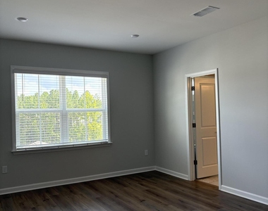152 Highpointe Drive - Photo Thumbnail 23