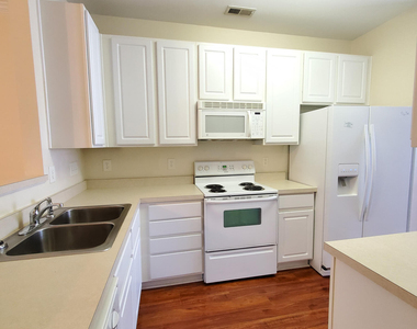 8206 City Loft Court - Photo Thumbnail 7