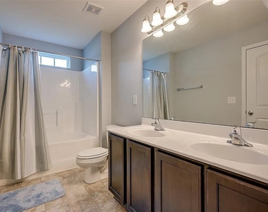 1304 Cozart Street - Photo Thumbnail 16