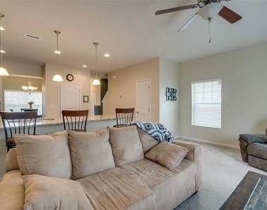 1304 Cozart Street - Photo Thumbnail 4