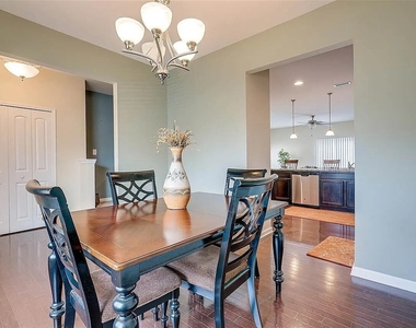 1304 Cozart Street - Photo Thumbnail 11