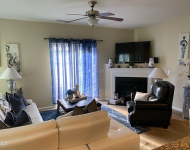 1304 Cozart Street - Photo Thumbnail 2