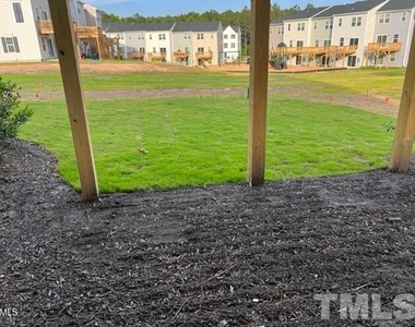 1009 Romeria Drive - Photo Thumbnail 4
