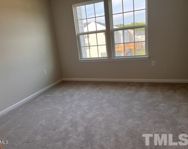 1009 Romeria Drive - Photo Thumbnail 10