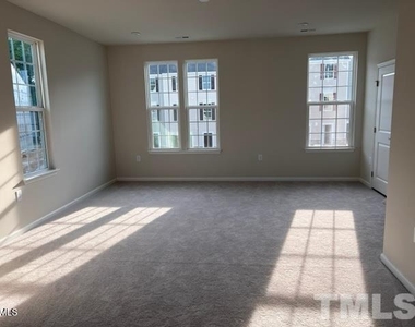 1009 Romeria Drive - Photo Thumbnail 7