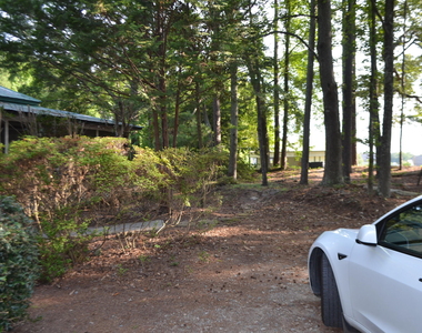 1212 Happy Hunting Hills Drive - Photo Thumbnail 2