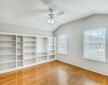 1504 Julianas Way - Photo Thumbnail 2