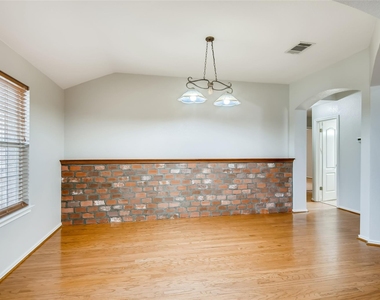 1504 Julianas Way - Photo Thumbnail 3