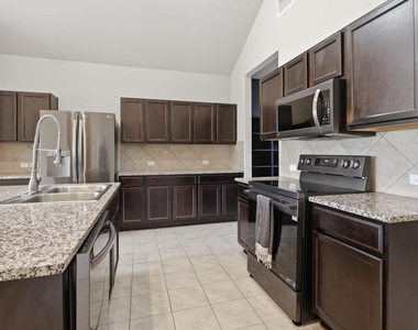 701 Liard River Rd - Photo Thumbnail 5