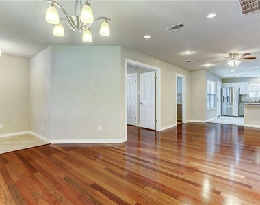 2513 Wilson St - Photo Thumbnail 5