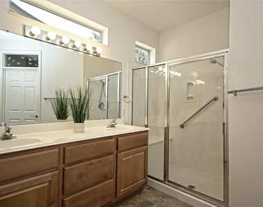 112 Bluebell Dr - Photo Thumbnail 18