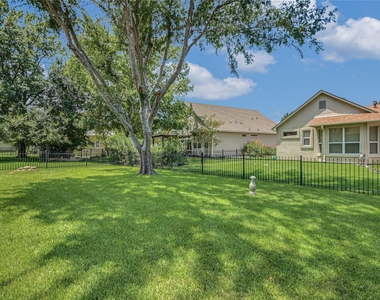 112 Bluebell Dr - Photo Thumbnail 23