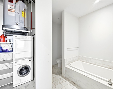 210 Lavaca St - Photo Thumbnail 11