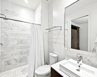 210 Lavaca St - Photo Thumbnail 14