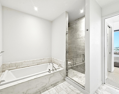 210 Lavaca St - Photo Thumbnail 10